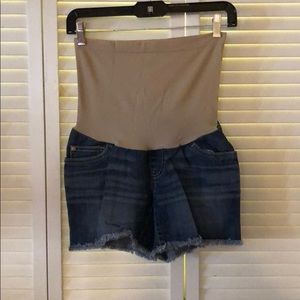 Maternity shorts